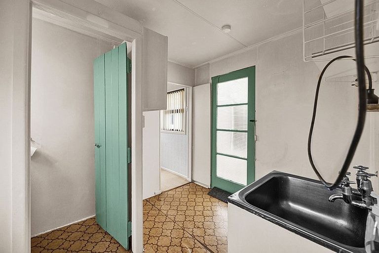 Photo of property in 77 Victoria Street, Hawera, 4610