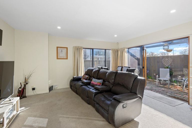 Photo of property in 2/3 Melrose Street, Christchurch Central, Christchurch, 8013
