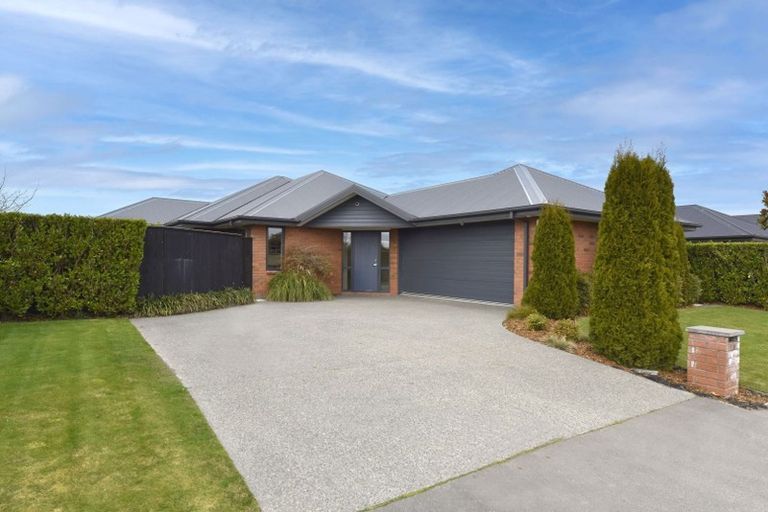 Photo of property in 10 Gosling Crescent, Halswell, Christchurch, 8025