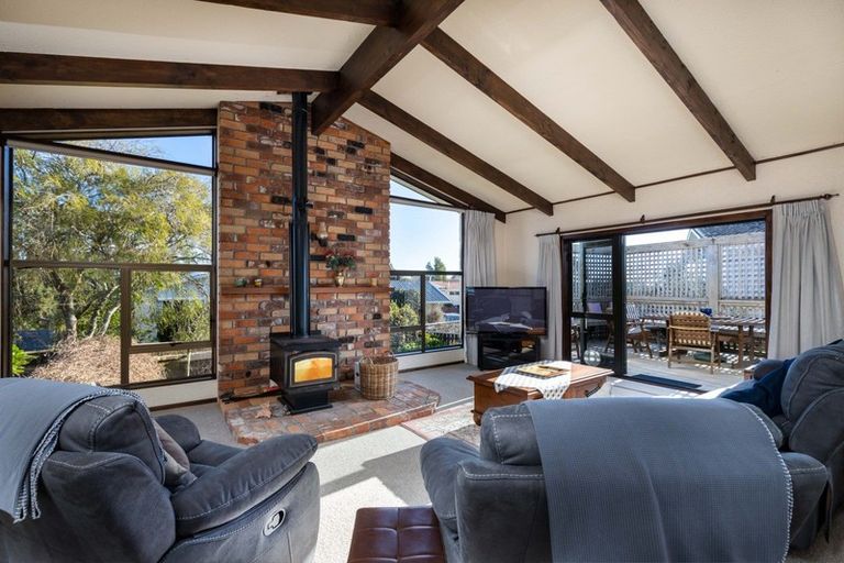 Photo of property in 20a John Guthrie Place, Merrilands, New Plymouth, 4312