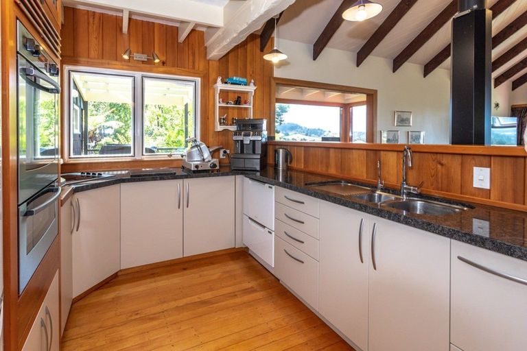 Photo of property in 2 Hinemoa Terrace, Tairua, 3508