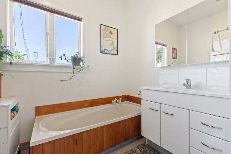 Photo of property in 188 Gayhurst Road, Dallington, Christchurch, 8061