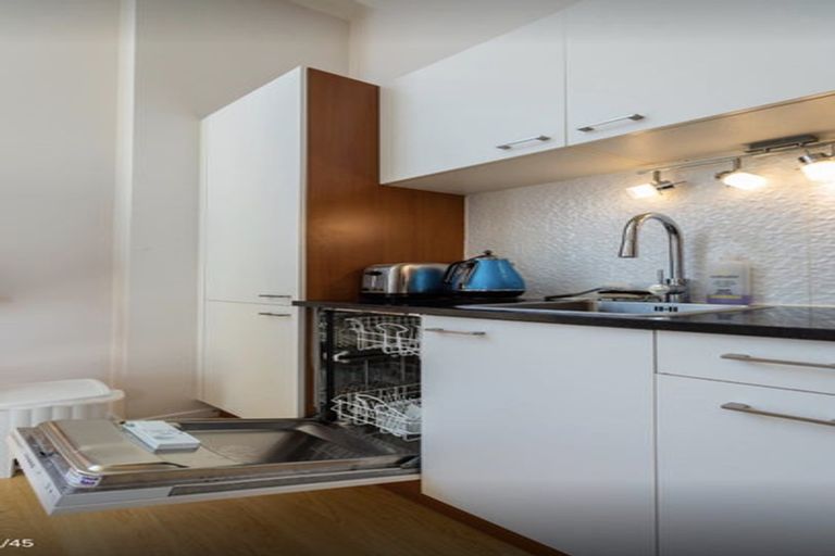 Photo of property in 4/6 Victoria Street, Ebdentown, Upper Hutt, 5018