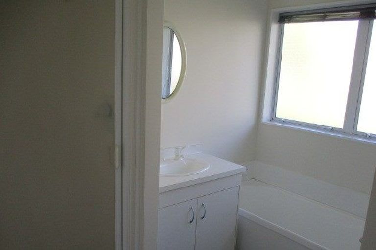 Photo of property in 2 Barraud Place, Pukehangi, Rotorua, 3015