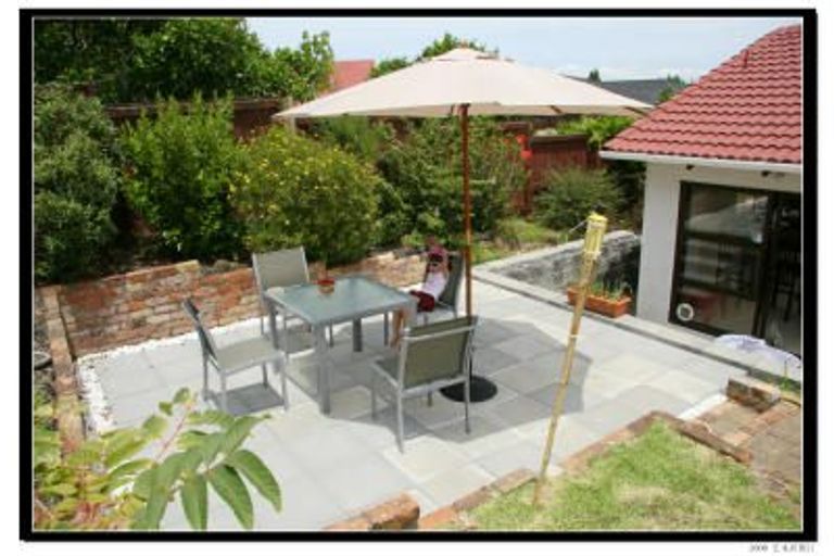 Photo of property in 15 Longwood Place, Forrest Hill, Auckland, 0620