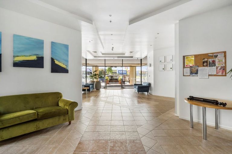 Photo of property in The Rennaissance, 14e/18 Ronwood Avenue, Manukau, Auckland, 2104