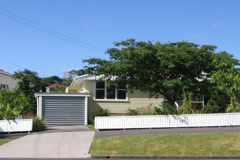 Photo of property in 51 Methuen Road, New Windsor, Auckland, 0600