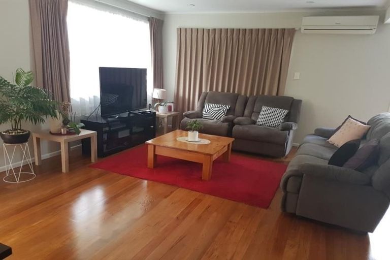 Photo of property in 77 Sunnynook Road, Forrest Hill, Auckland, 0620