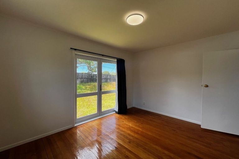 Photo of property in 95 Target Road, Totara Vale, Auckland, 0629