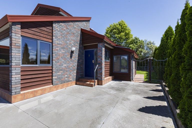 Photo of property in 8 Willow Grove, Waipukurau, 4200