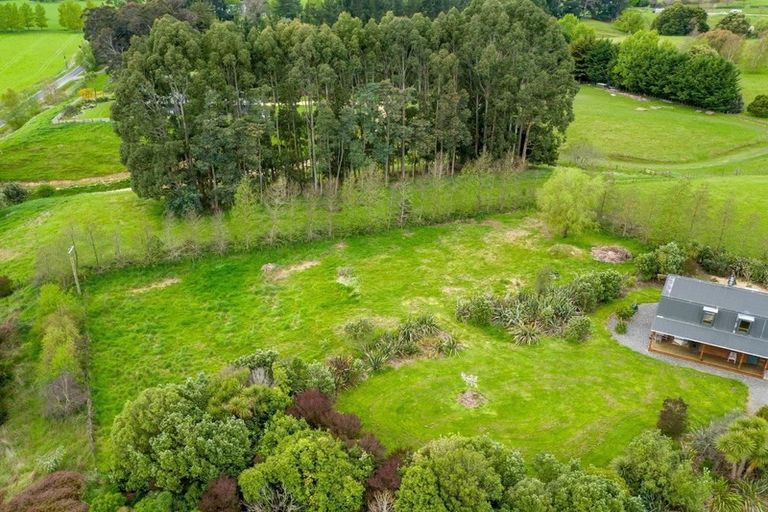 Photo of property in 207 Lees Pakaraka Road, Te Ore Ore, Masterton, 5886