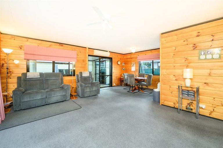 Photo of property in 1 Oldfield Place, Bulls, 4818