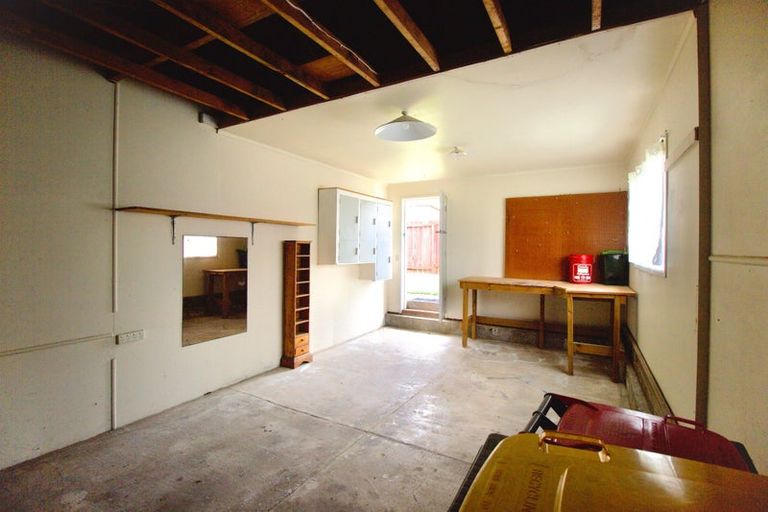 Photo of property in 14 Waterlea Avenue, Mangere Bridge, Auckland, 2022