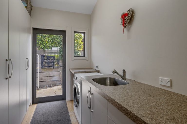 Photo of property in 32 Kuiwai Drive, Rainbow Point, Taupo, 3330