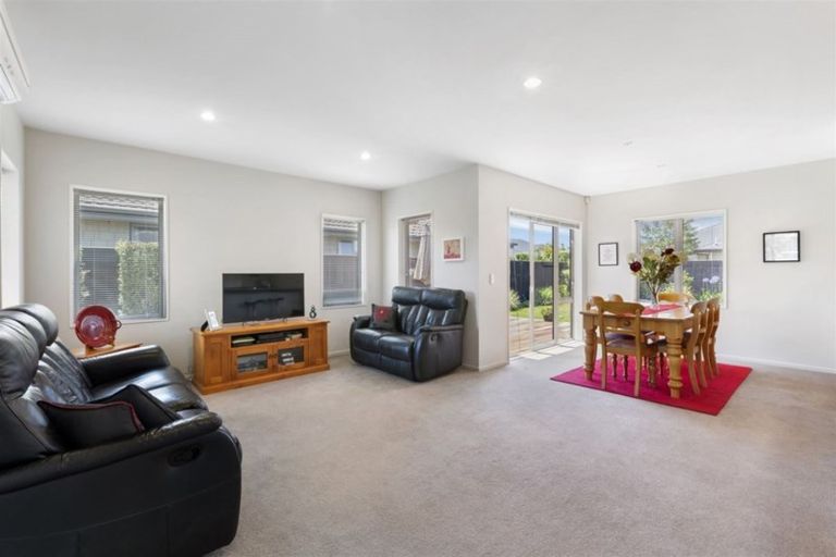 Photo of property in 13 Wisteria Lane, Rangiora, 7400