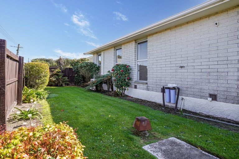 Photo of property in 1/125 Prestons Road, Redwood, Christchurch, 8051