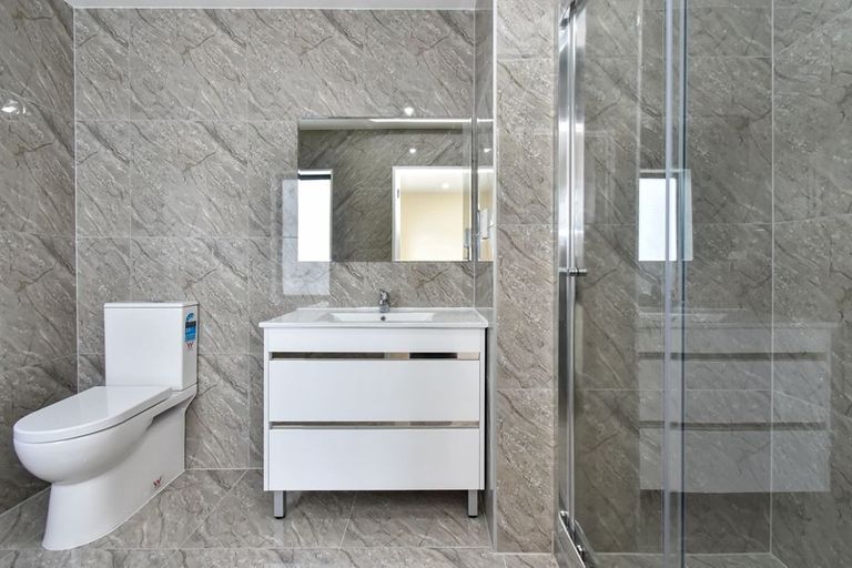 Photo of property in 10 Tapuwae Way, Mangere Bridge, Auckland, 2022