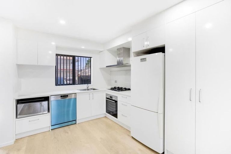 Photo of property in 17 Valour Lane, Papakura, 2110