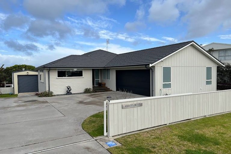 Photo of property in 568 Pukehina Parade, Pukehina, 3189