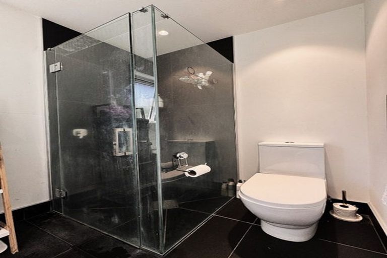 Photo of property in 121 Sandspit Road, Shelly Park, Auckland, 2014