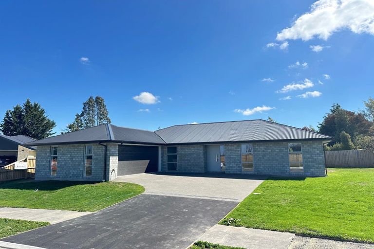 Photo of property in 54 Suffolk Drive, Kirwee, 7571