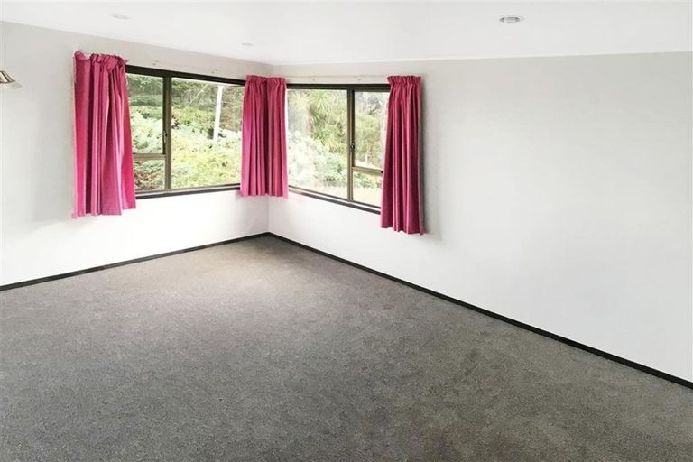 Photo of property in 14 Chenery Road, Red Beach, 0932