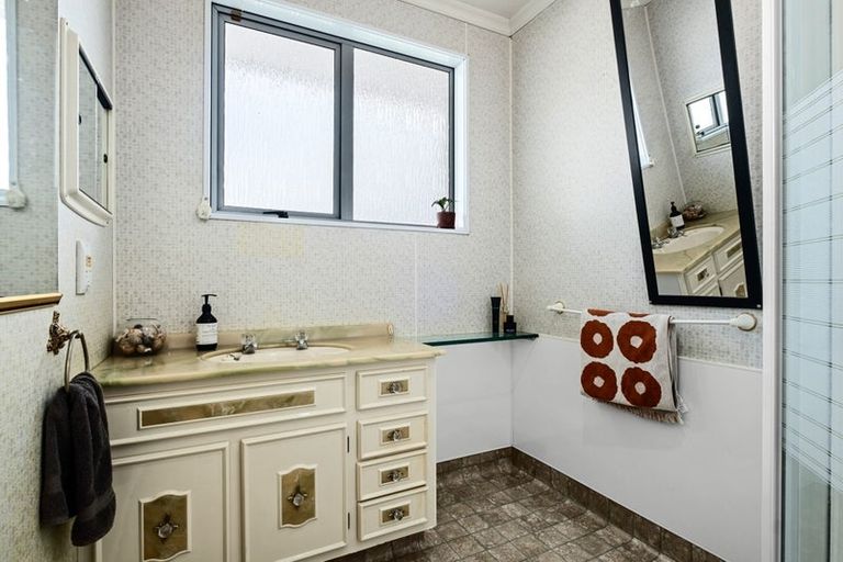 Photo of property in 2a Kauri Street, Merrilands, New Plymouth, 4312