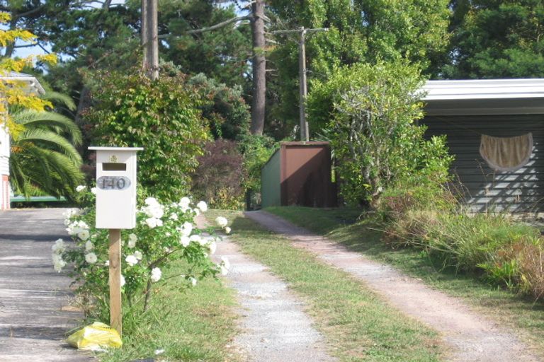 Photo of property in 140 Lynwood Road, New Lynn, Auckland, 0600