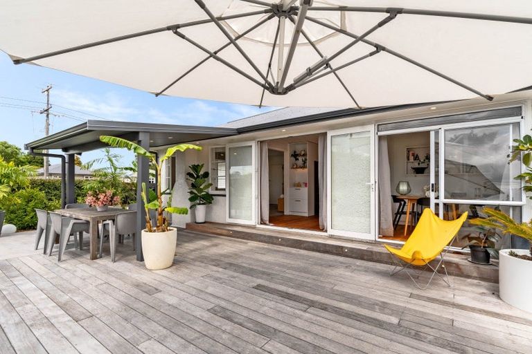 Photo of property in 25 Cambridge Terrace, Masterton, 5810