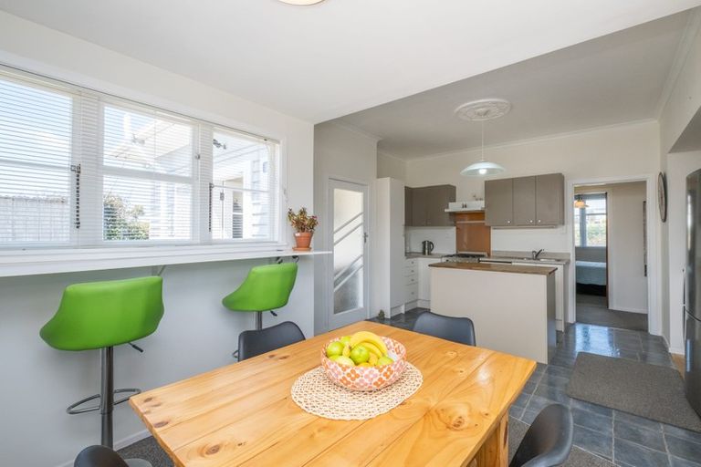 Photo of property in 17 Falstaff Street, Stratford, 4332