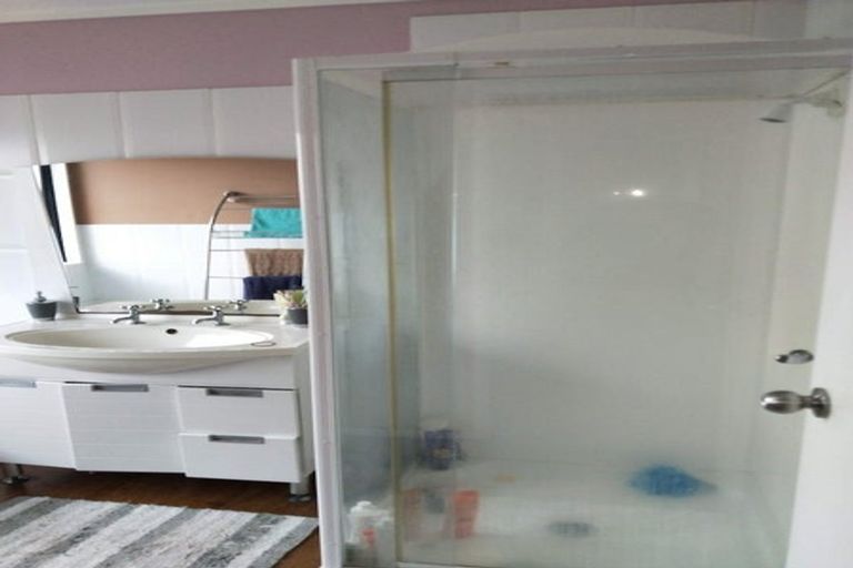 Photo of property in 64a Ridge Road, Howick, Auckland, 2014