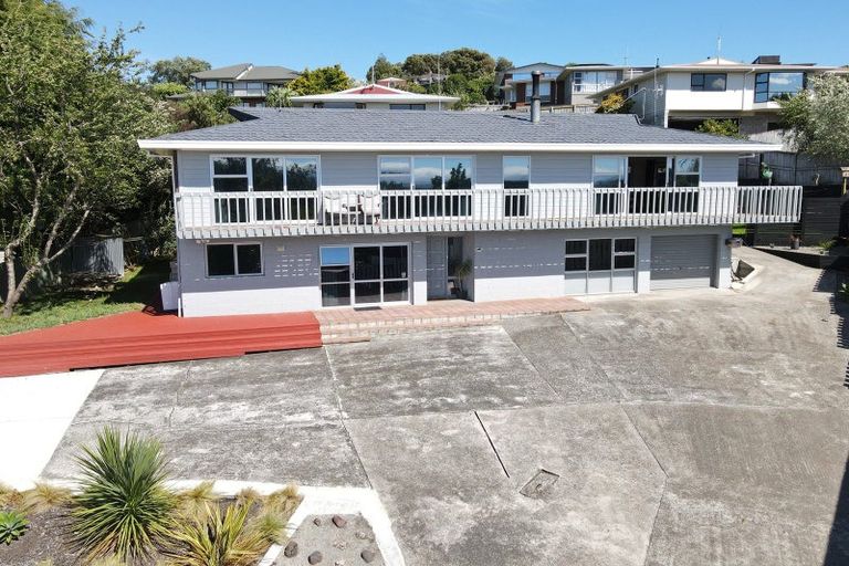 Photo of property in 16 Dalzien Place, Feilding, 4702