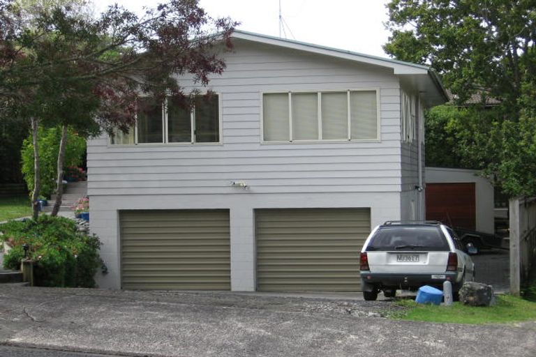 Photo of property in 8 Asbury Crescent, Campbells Bay, Auckland, 0630