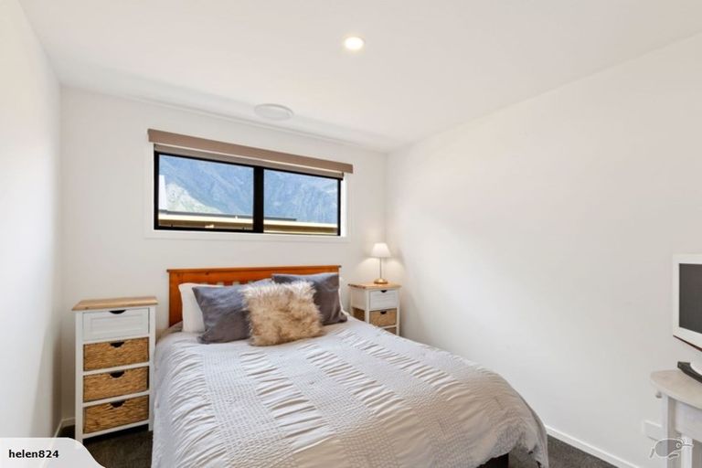 Photo of property in 39 Shepherd Road, Jacks Point, Queenstown, 9371