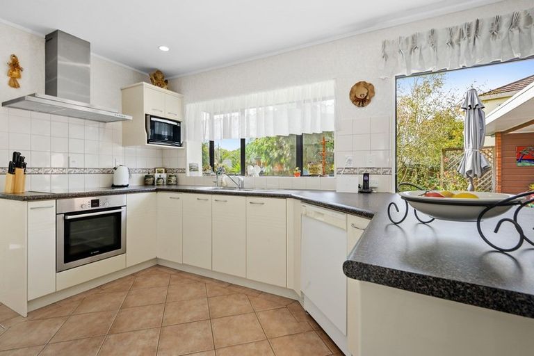 Photo of property in 8 Mt Blanc Place, Northpark, Auckland, 2013