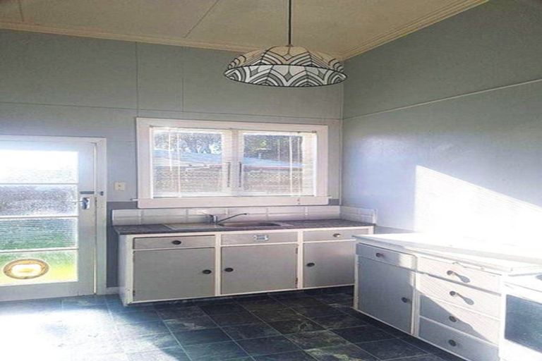 Photo of property in 6 Caius Avenue, Gonville, Wanganui, 4501