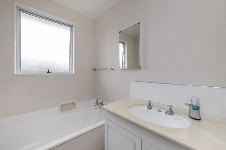 Photo of property in 15 Meadowbrook Drive, Cloverlea, Palmerston North, 4412