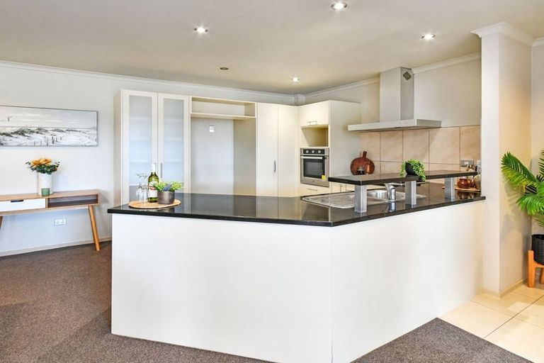 Photo of property in 61 The Track, Takanini, 2112