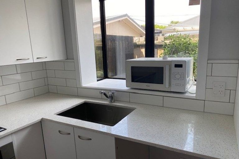 Photo of property in 2/238 Edgeware Road, Edgeware, Christchurch, 8013