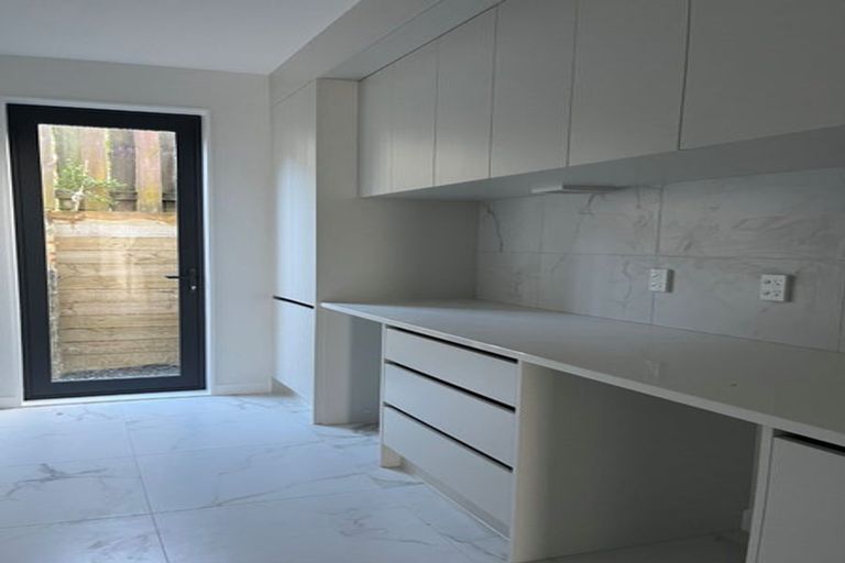 Photo of property in 31a Larne Avenue, Pakuranga Heights, Auckland, 2010