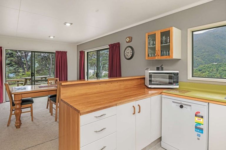 Photo of property in 3 Soucis Lane, Okiwi Bay, French Pass, 7193