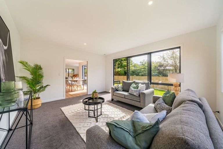 Photo of property in 47c Heretaunga Square, Silverstream, Upper Hutt, 5019