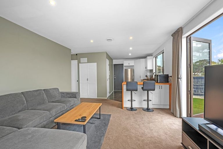 Photo of property in 1/84 Queenspark Drive, Parklands, Christchurch, 8083