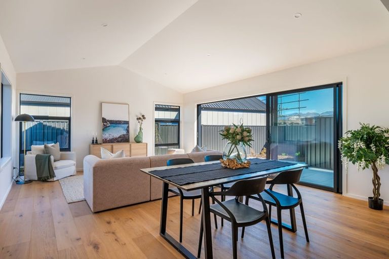 Photo of property in 6 Simpson Crescent, Wanaka, 9305