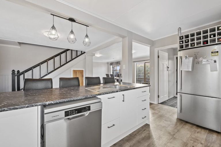 Photo of property in 16 Douglas Street, Hawera, 4610