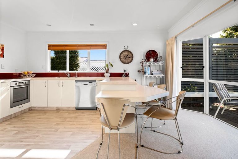 Photo of property in 158 Heta Road, Highlands Park, New Plymouth, 4312