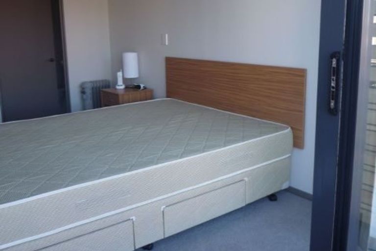 Photo of property in Dual Apartments, 108/142 Vivian Street, Te Aro, Wellington, 6011