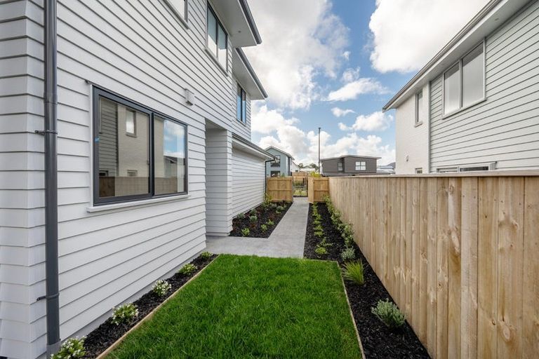 Photo of property in 7 Owen Chapman Drive, Red Beach, 0932