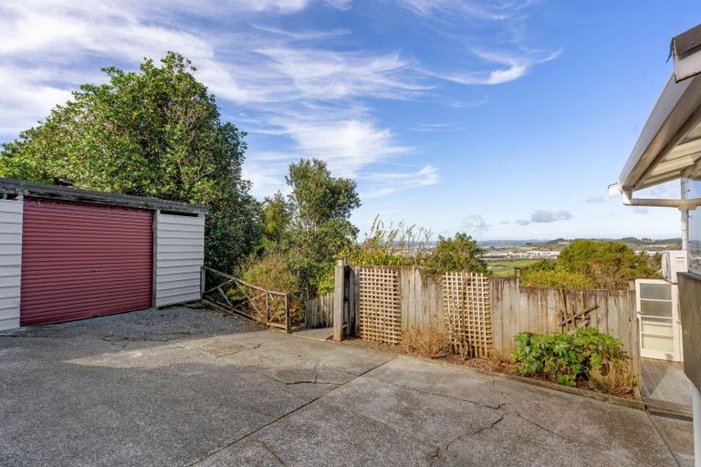 Photo of property in 10 Memorial Drive, Parahaki, Whangarei, 0112