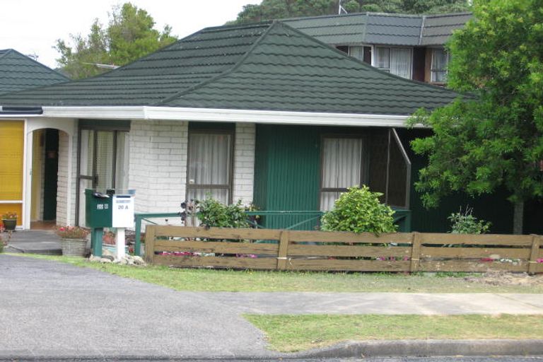 Photo of property in 1/20 Sartors Avenue, Northcross, Auckland, 0630